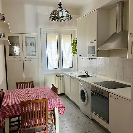 דירה Lady's לה ספציה